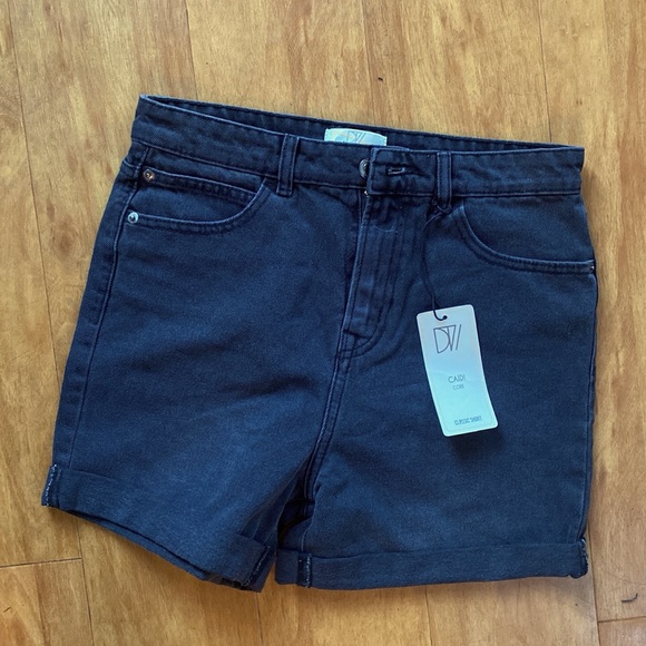 Don’t Think Twice - High Waist Denim Shorts NWT - Picture 3 of 7